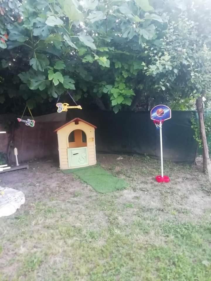 Villa Konstantinos Olympiakí Aktí Exteriör bild